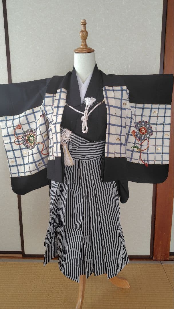 【一式フルセット】七五三　男の子　５歳　袴(ストライプ) 羽織(兜柄)