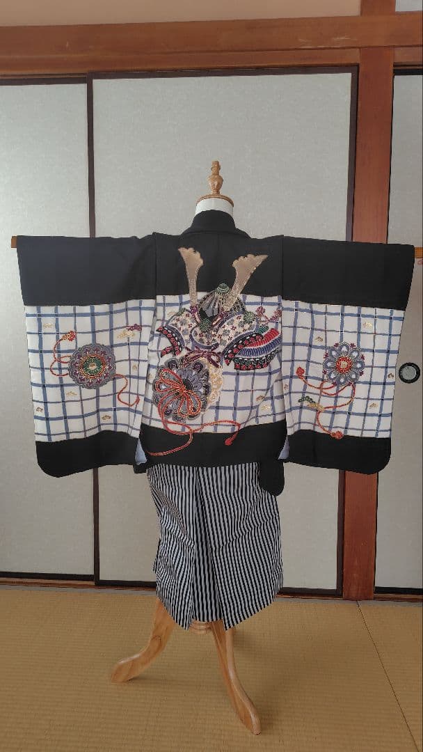 【一式フルセット】七五三　男の子　５歳　袴(ストライプ) 羽織(兜柄)