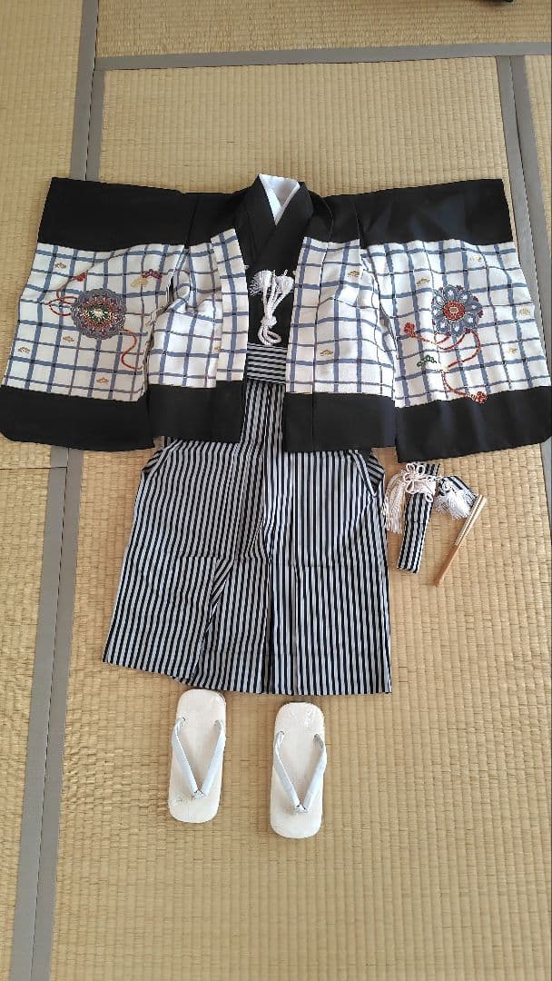 【一式フルセット】七五三　男の子　５歳　袴(ストライプ) 羽織(兜柄)