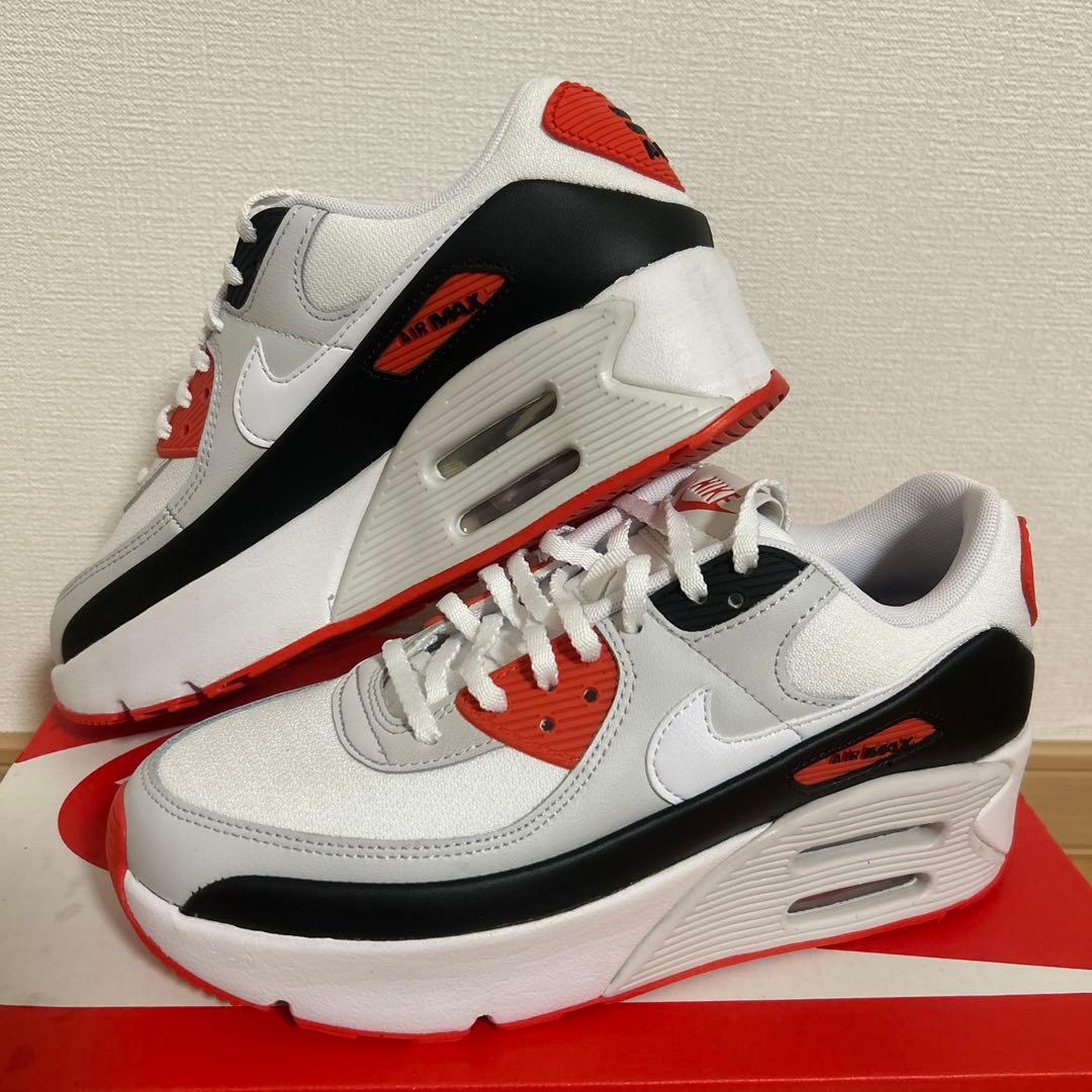 NIKE ウィメンズ　AIR MAX 90 LV8 24cm
