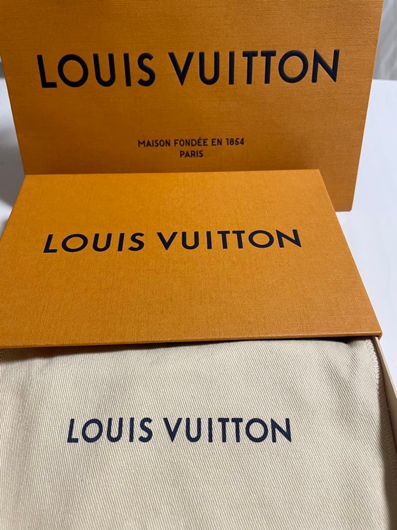 ルイヴィトンダミエグラフィット　パスポートケース