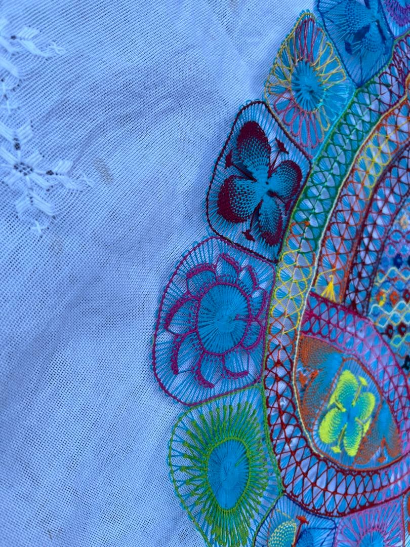 楕円形パラグアイ伝説織　ニャンドゥティレース　テーブルセンター　オバールドイリー