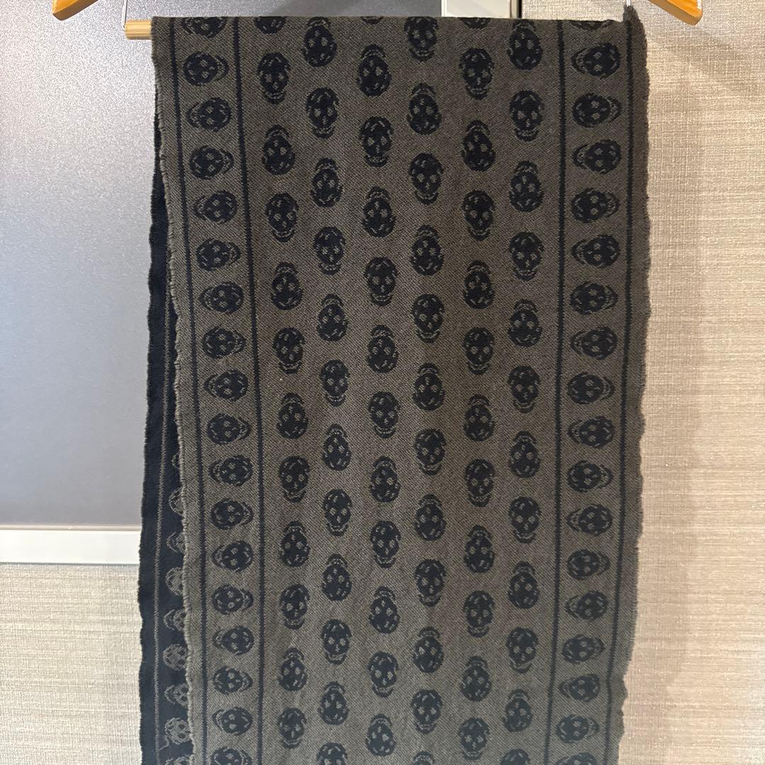 ALEXANDER McQUEEN スカル柄マフラー