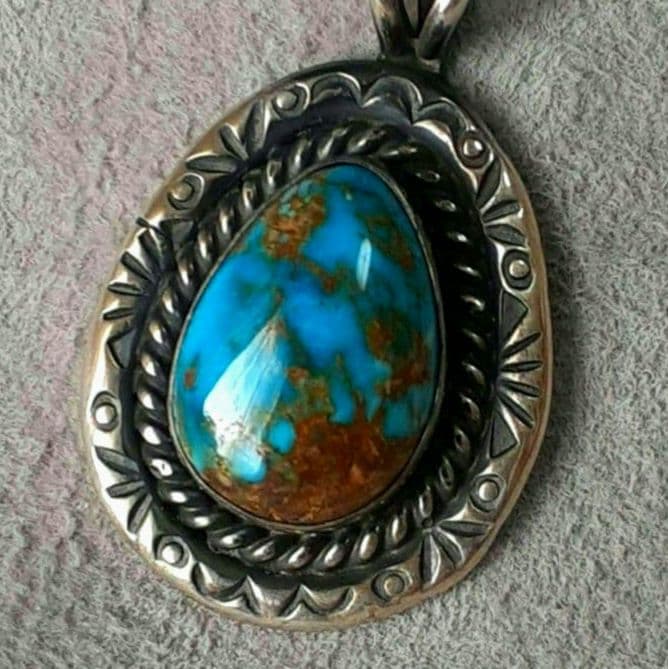 ハイグレード【キャンデラリア】レッドウェブ ペンダントトップ navajo