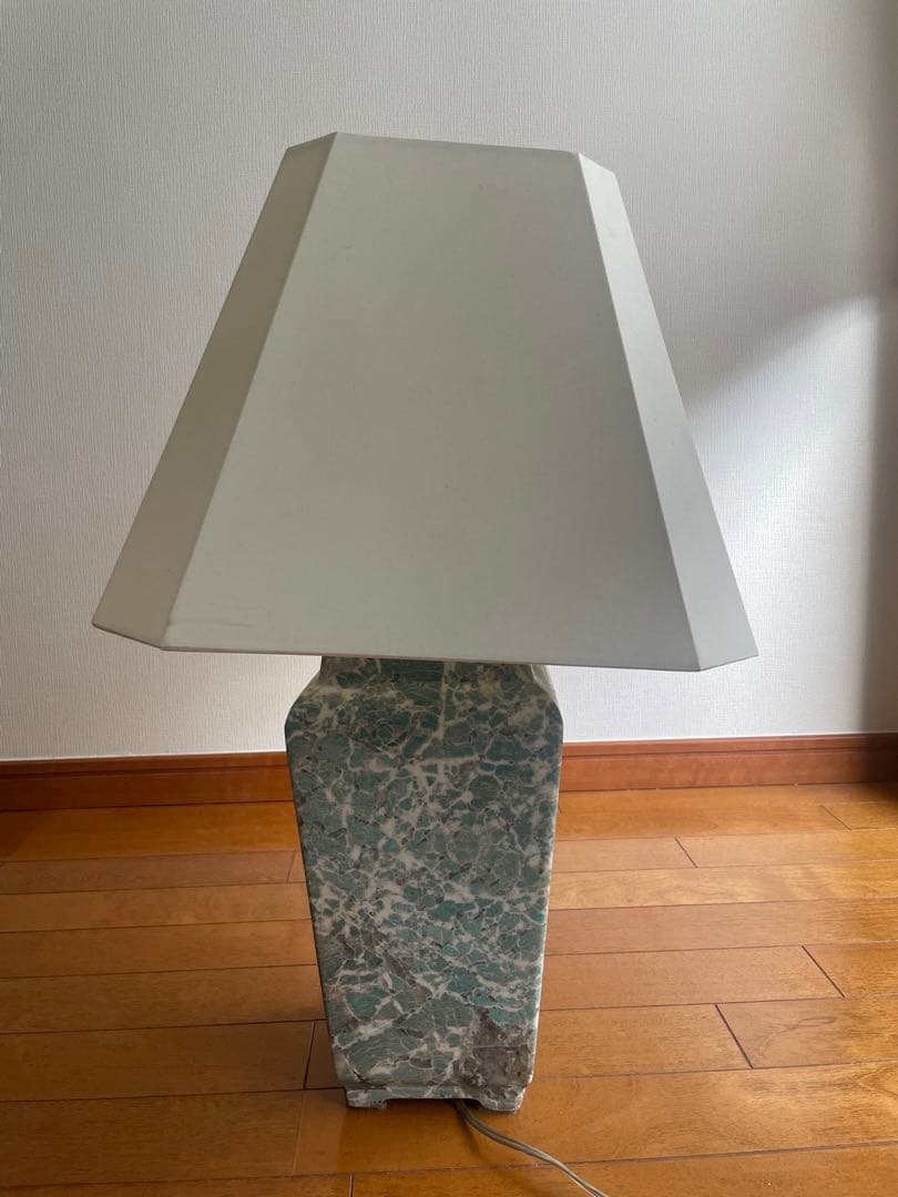 大理石　テーブルランプ