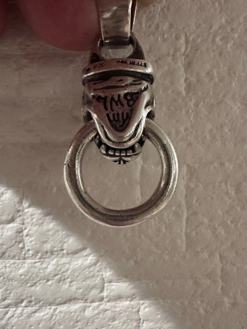 ビルウォールレザーのスモールペンダント