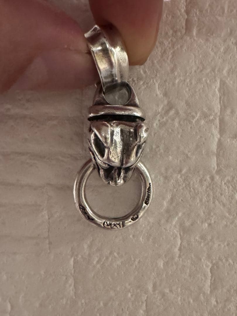 ビルウォールレザーのスモールペンダント