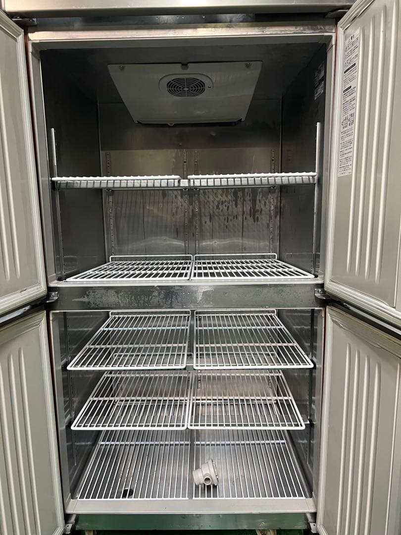 2010年 ホシザキ縦型冷蔵庫 3相200V 900x800x1910