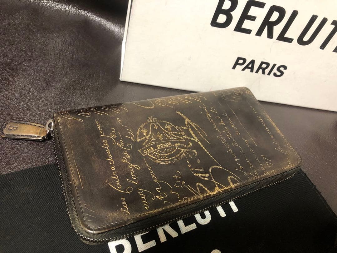 ☆ベルルッティ イタウバ　長財布　ブラック　ゴールデンパティー
