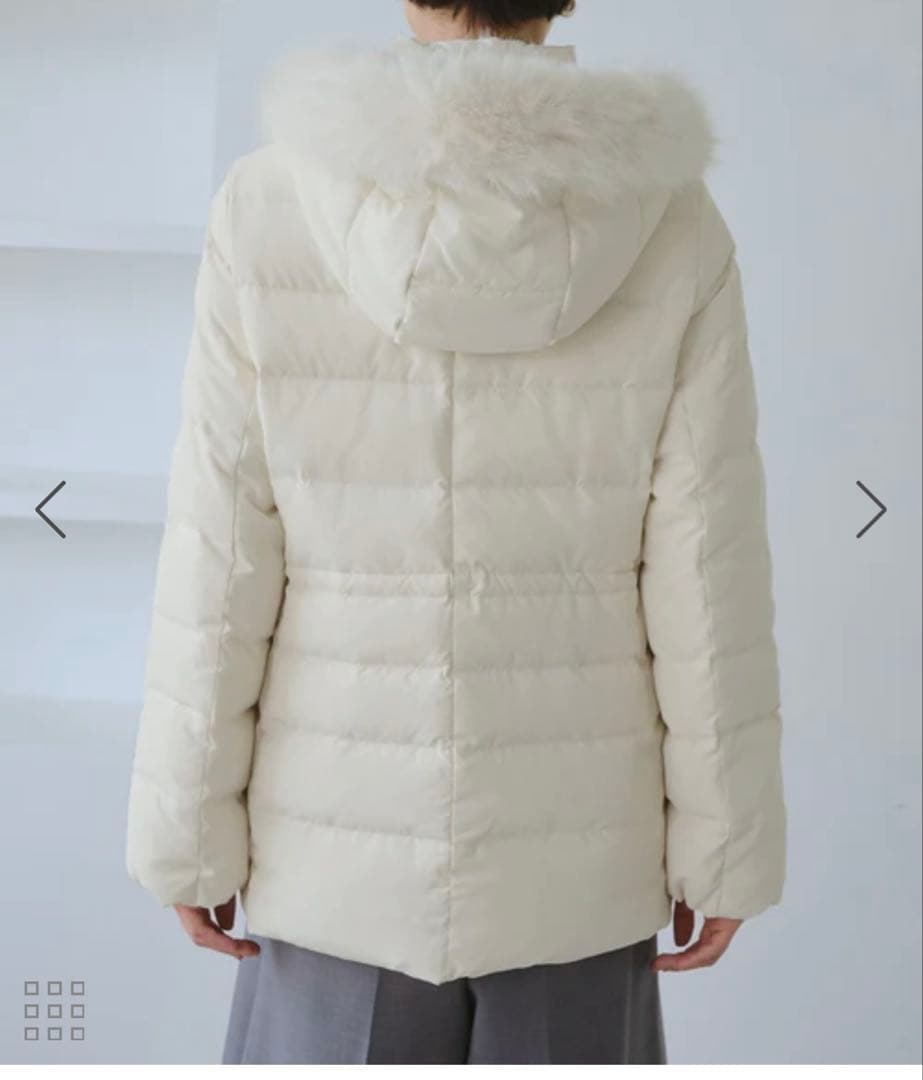 ファー付きダウンミドル丈コート