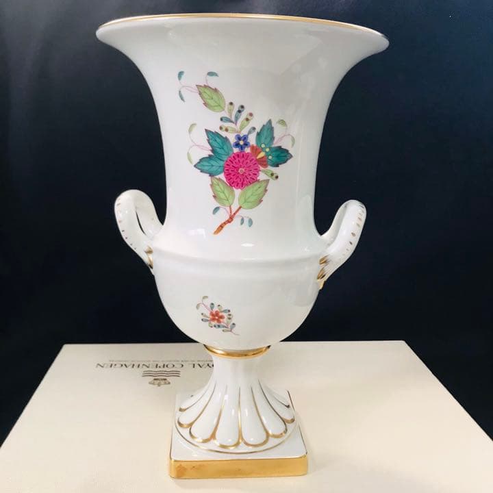 ヘレンド      アポニー多彩色　花瓶