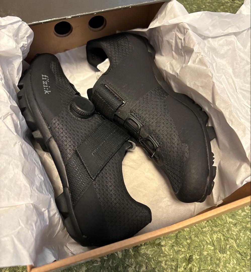 フィジーク FEROX CARBON ブラック シューズ