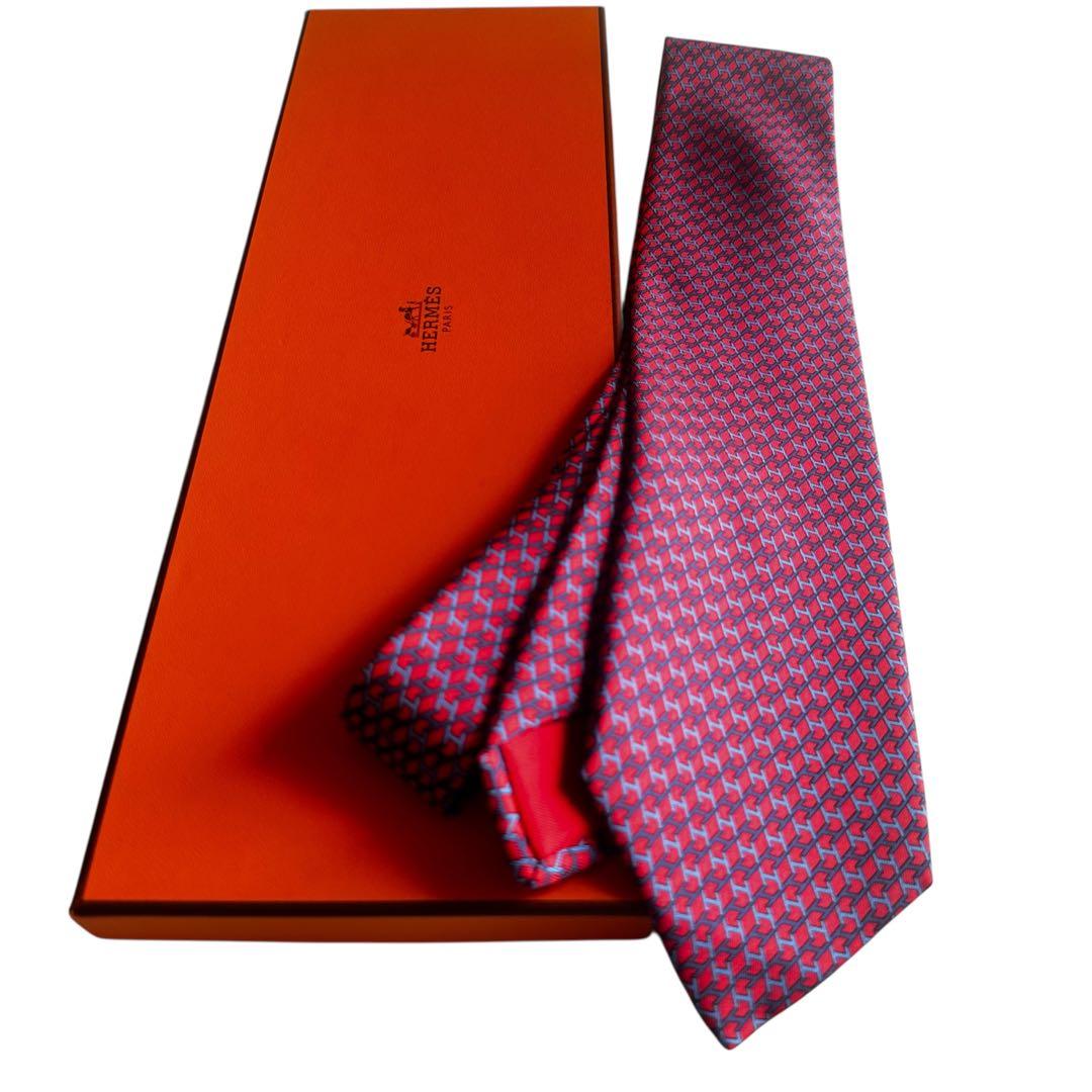 美品　HERMES エルメス　赤ピンク　ネイビーブランドロゴ　Hロゴ　ネクタイ