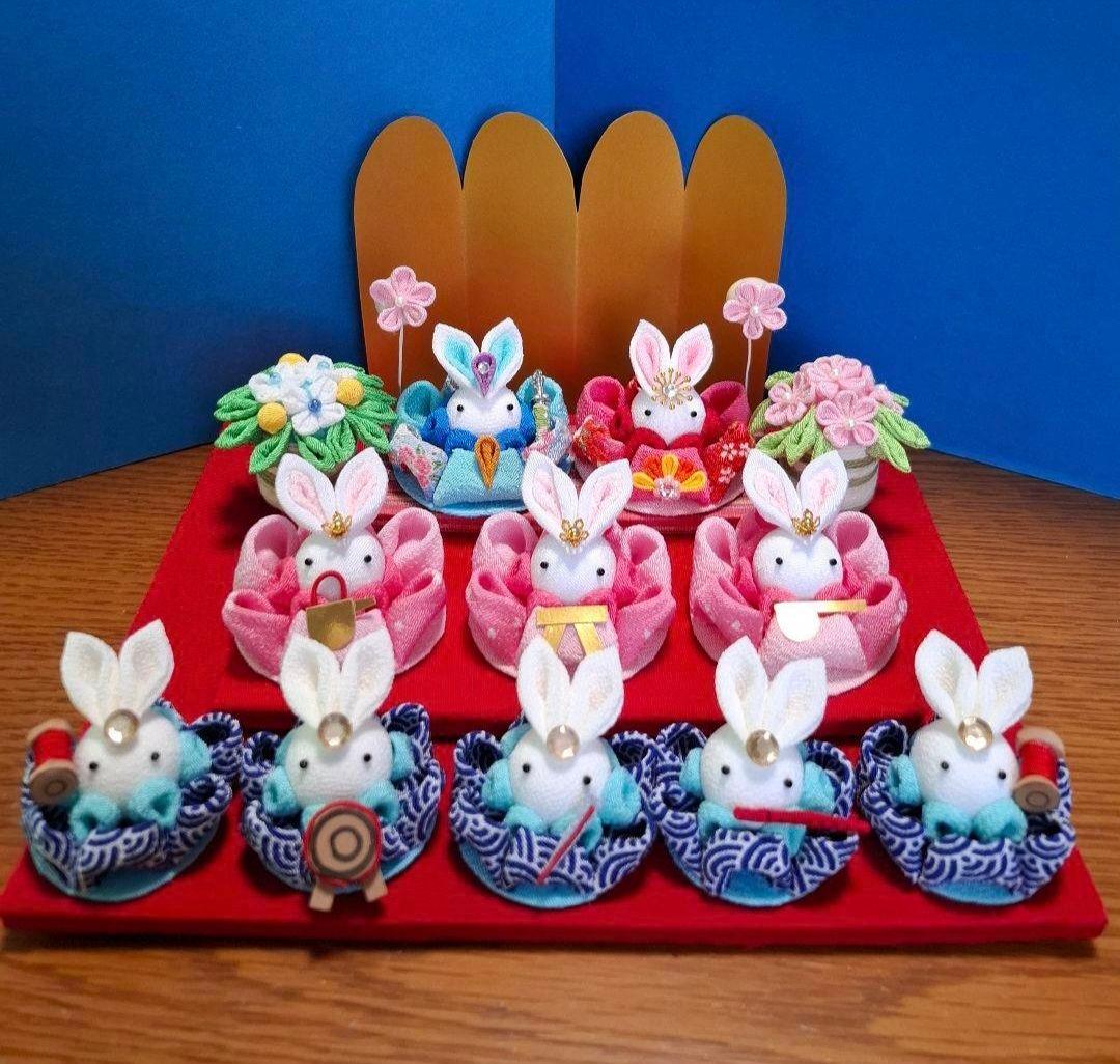 つまみ細工　雛人形三段飾り　(1)