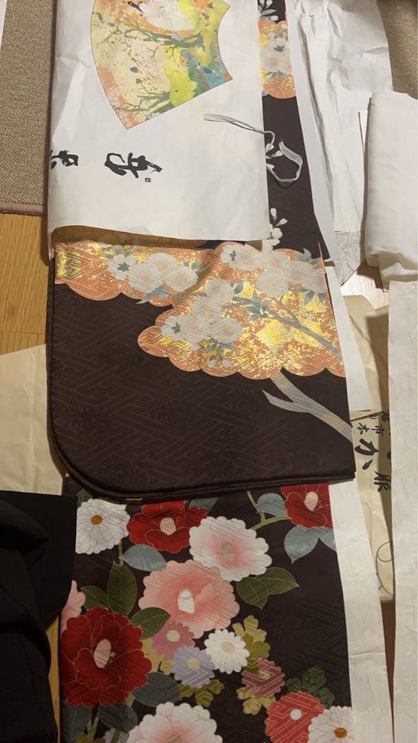 のどまど　茶振袖 花柄刺繍