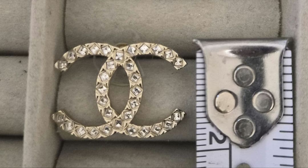 CHANEL ゴールド キラキラ ピアス