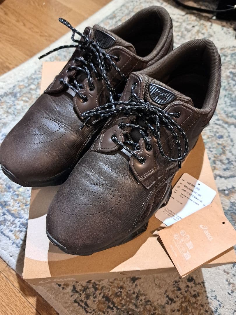 今週限定ASICS　GEL-KINETIC SP　ブラウン