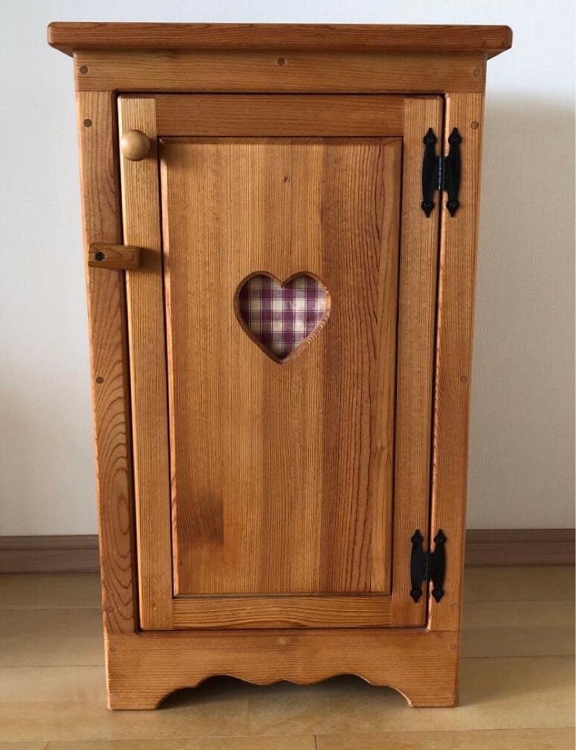 カントリー家具　キャビネット