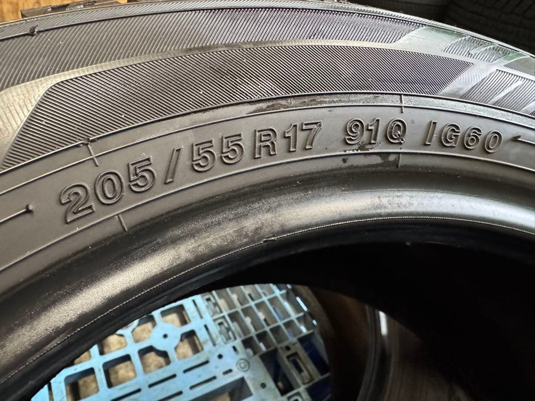 タイヤ・ホイール (500)(2)205/55R17 YOKOHAMA ICEGUARD IG60