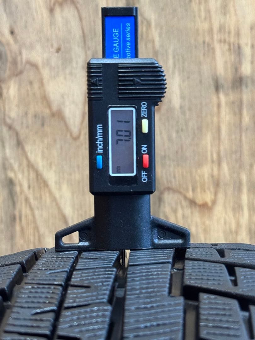タイヤ・ホイール (500)(2)205/55R17 YOKOHAMA ICEGUARD IG60