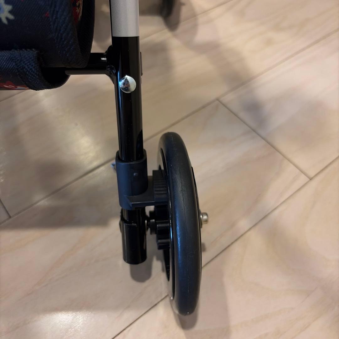 折りたたみ式シルバーカー 黒色花柄　CPS03 幸和製作所（コンパクトタイプ）