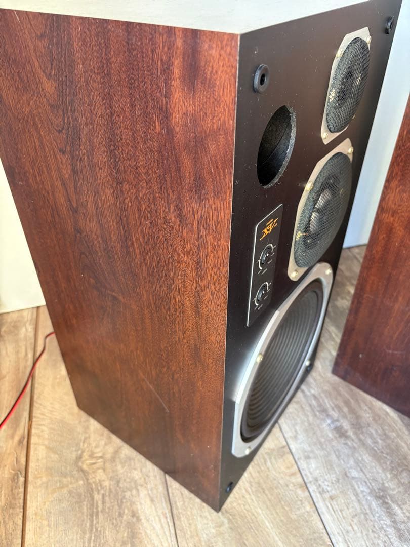 X-V スピーカー１つです。必ず2つご購入下さい。　CORAL スピーカー