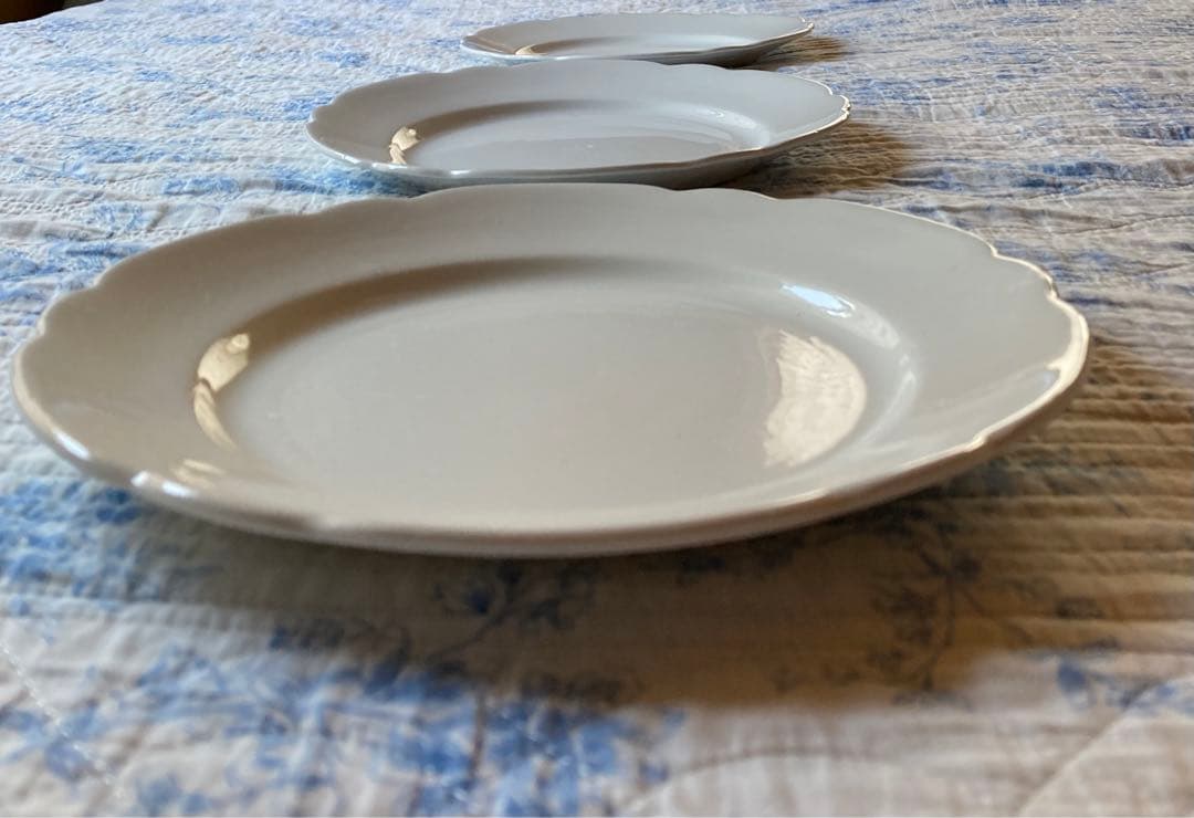 3枚組 BOCH アンティーク 花リム 白　ディナー皿23cm