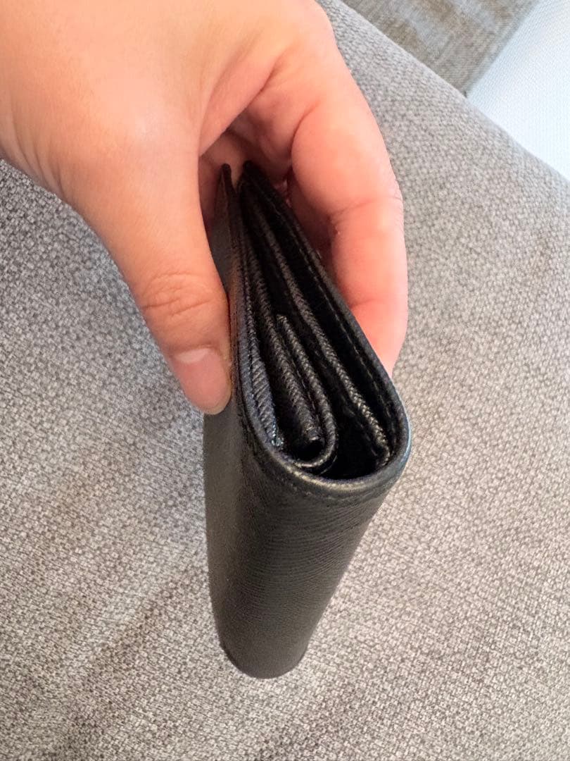美品　PRADA財布　ブラック