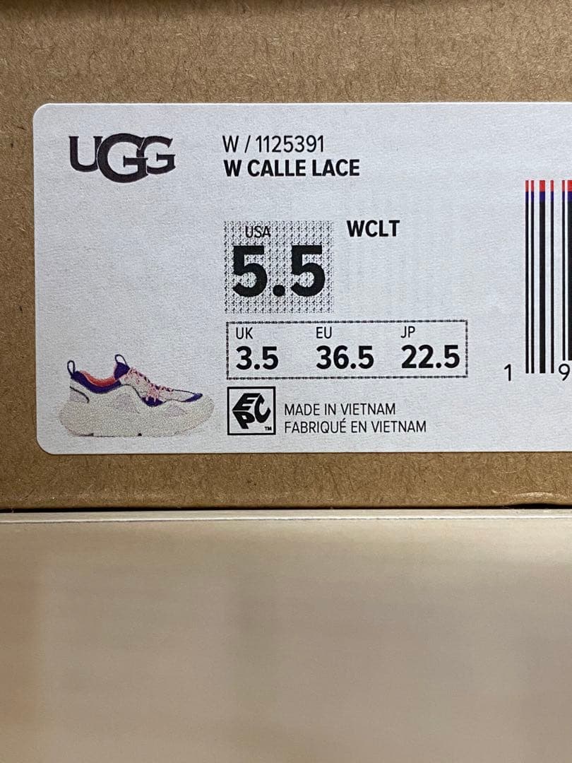 UGG スニーカー　カレレース