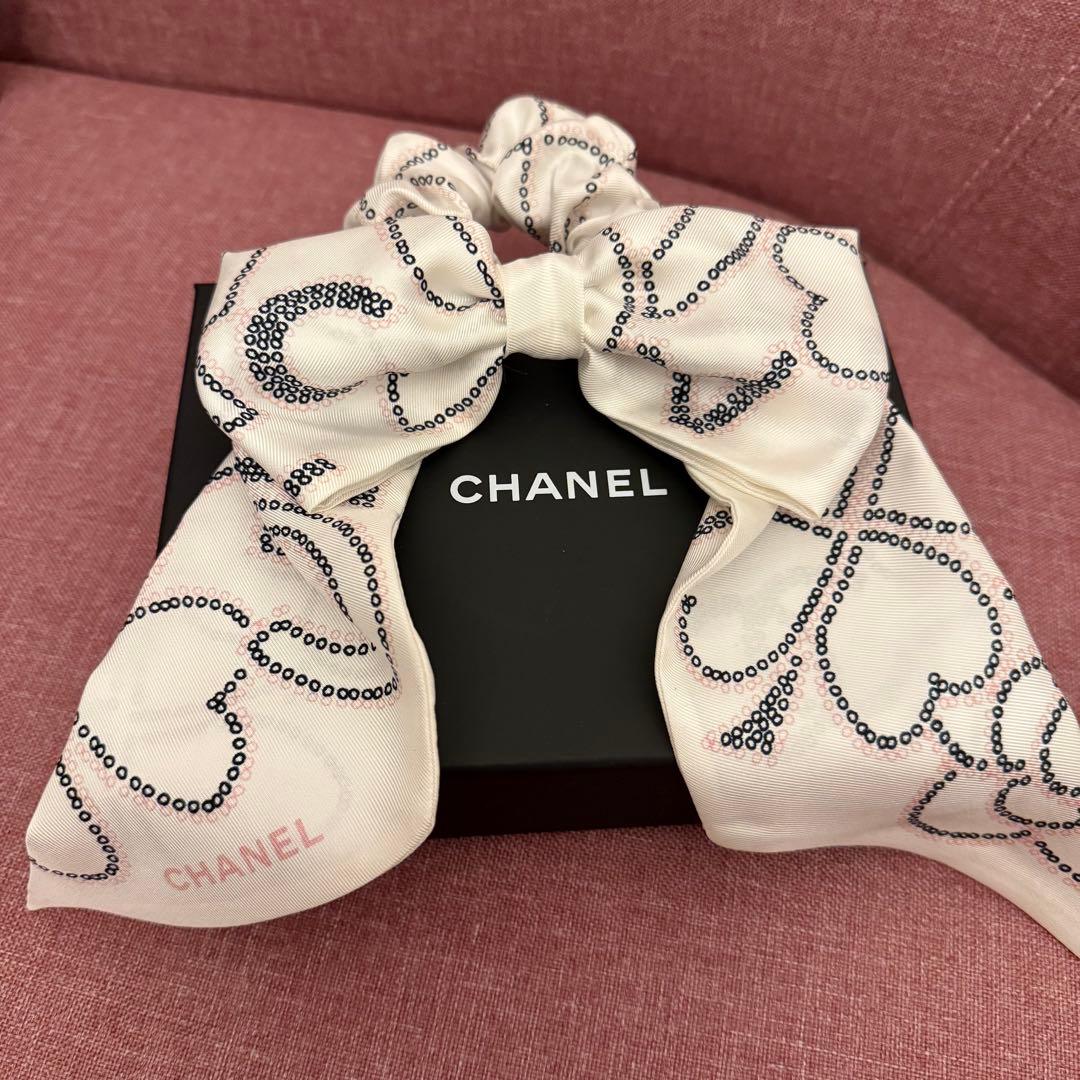 CHANEL ヘアアクセサリー　シュシュ　24B