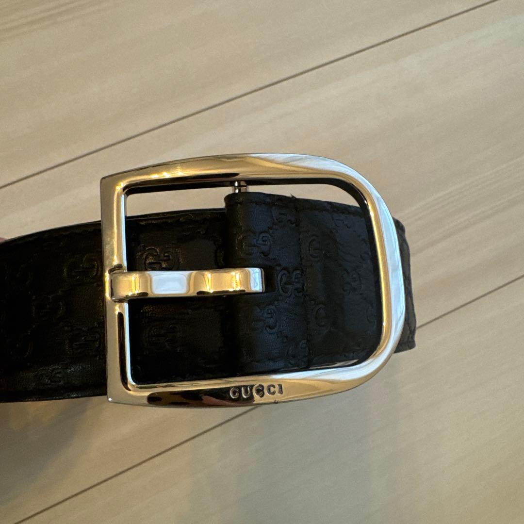 GUCCI ブラックレザーベルト GGパターン