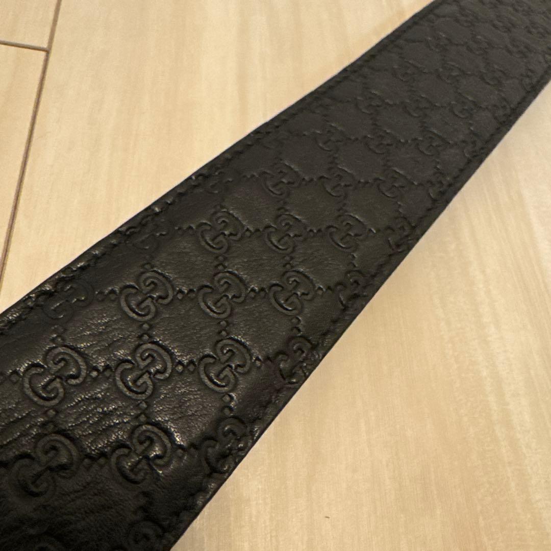 GUCCI ブラックレザーベルト GGパターン