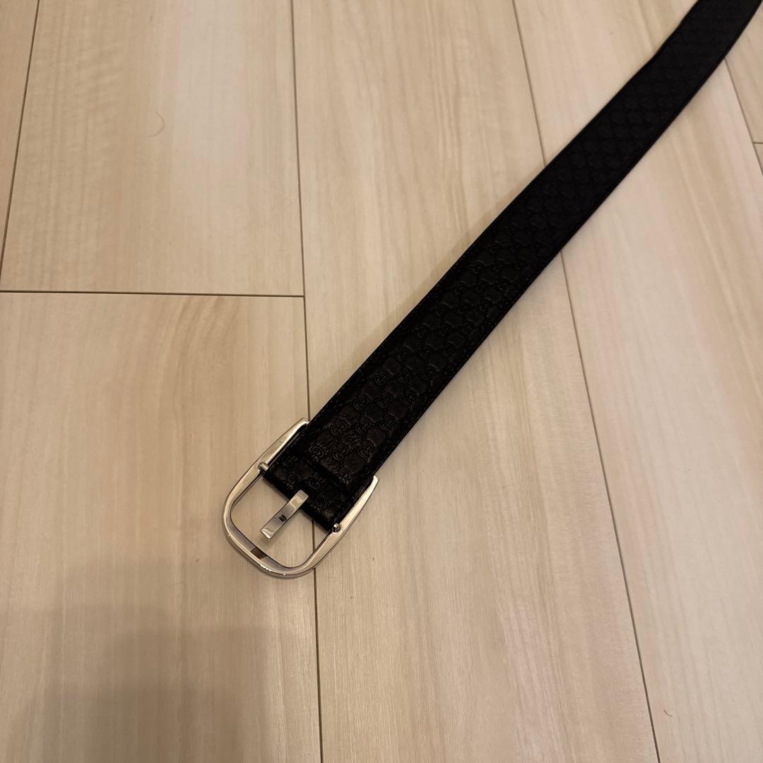 GUCCI ブラックレザーベルト GGパターン