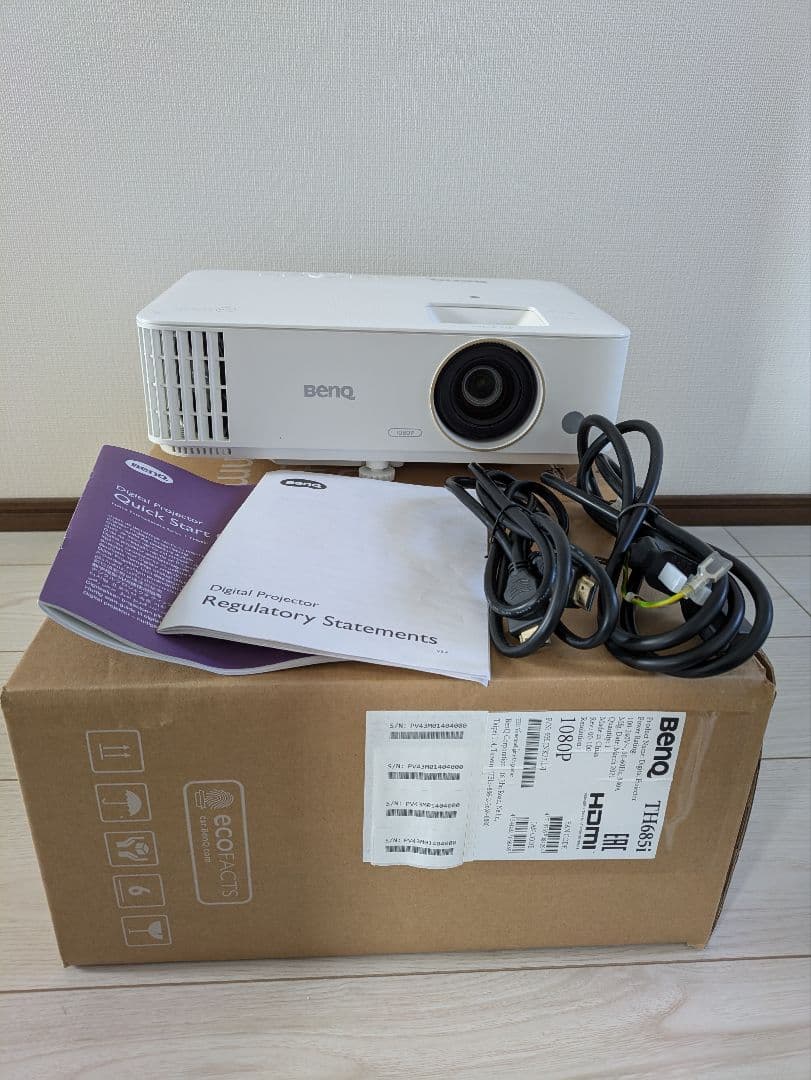 プロジェクター　BenQ 　TH685i