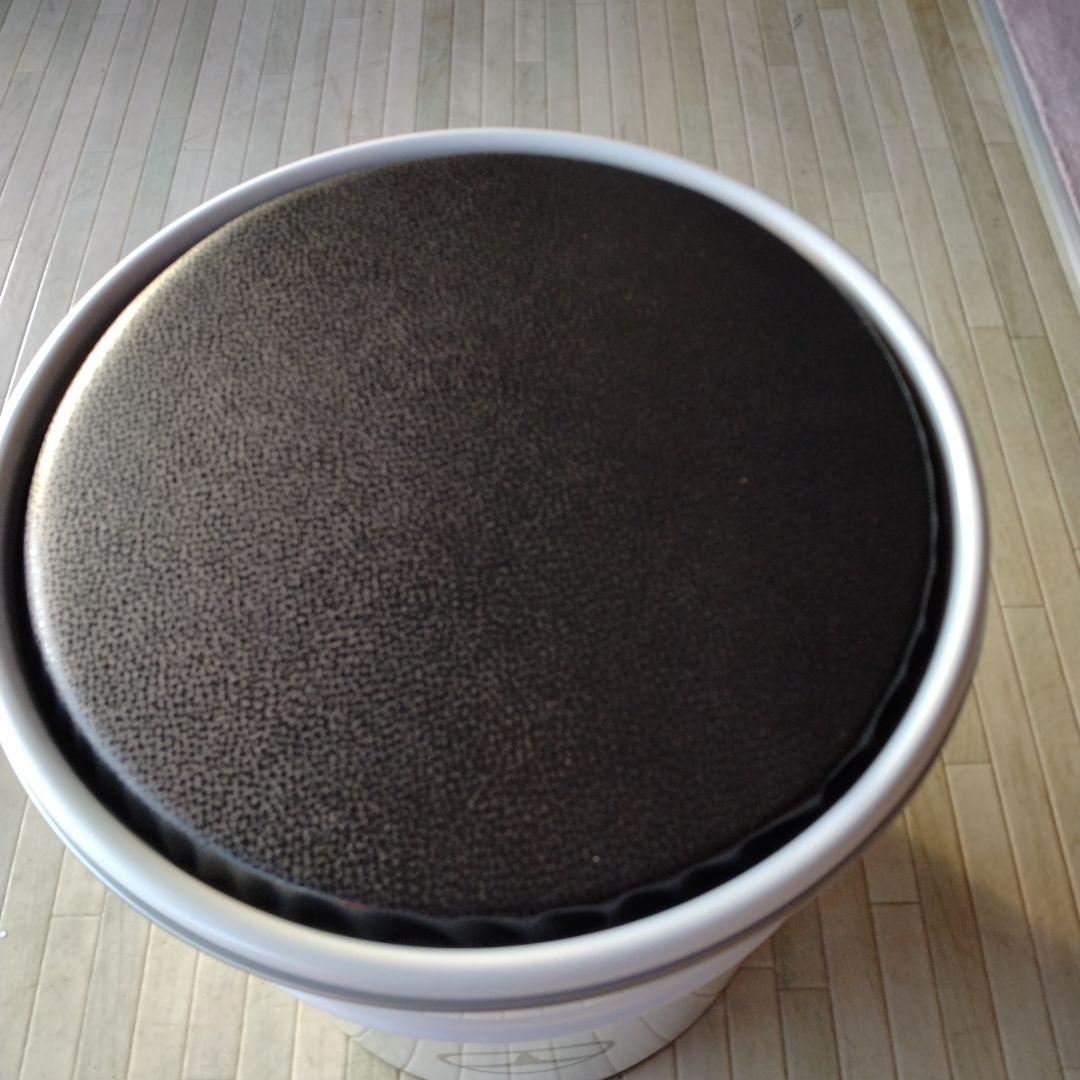 メルセデスベンツ ペール缶　ホワイト　白