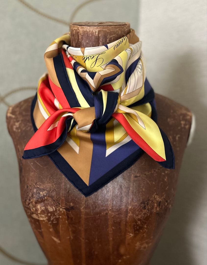 エルメススカーフ カレ90/柄名:コンパスローズ