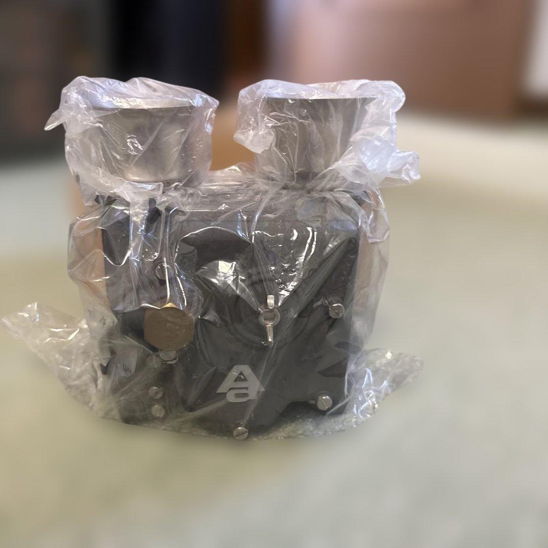 AUTO art DESIGN キャブレター型 塩、胡椒 調味料ケース