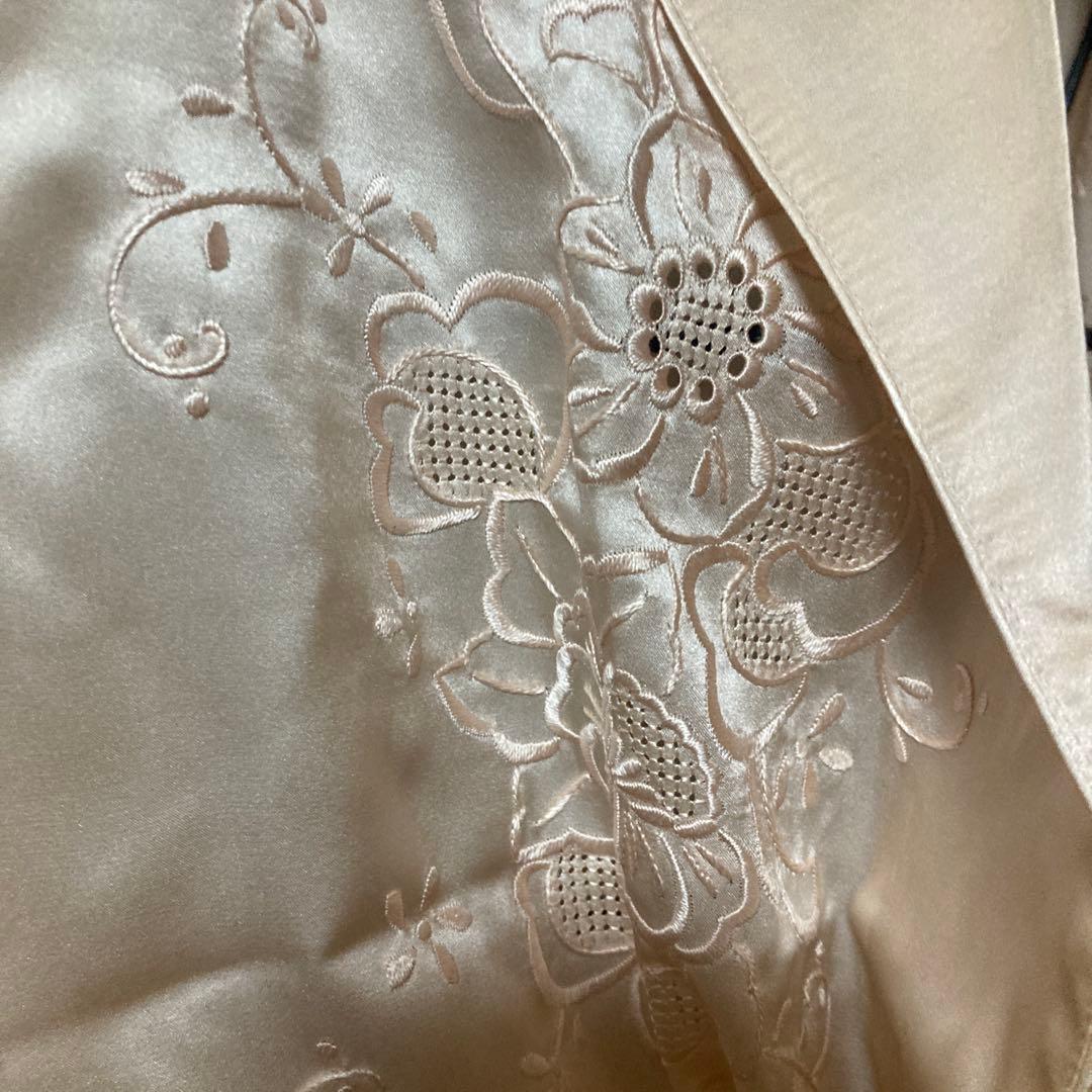 シルク100％刺繍入りレディースパジャマ