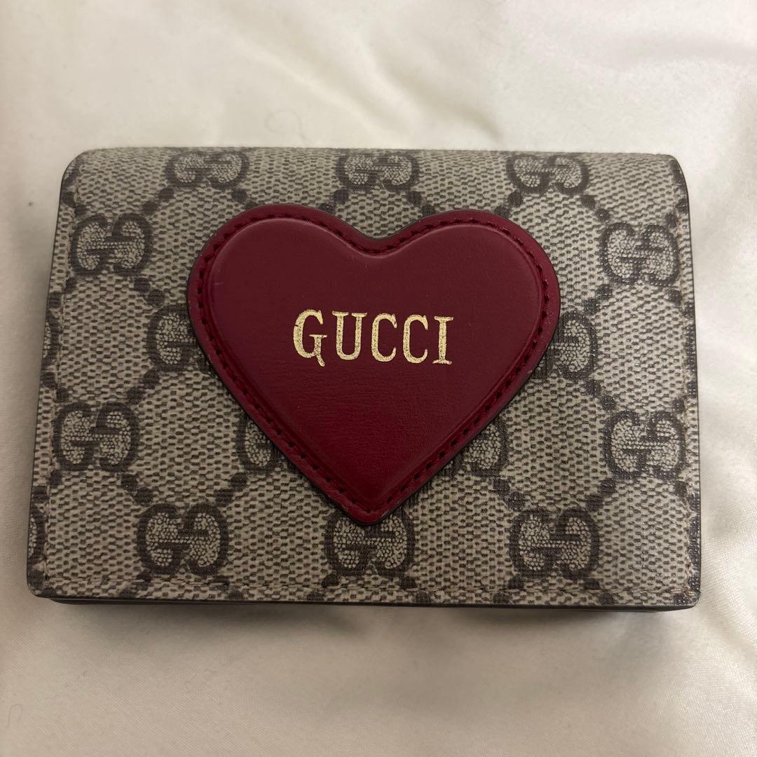 本日限定セール‼️購入希望の方500円引き‼️GUCCI ハート型ロゴ 二つ折り財布