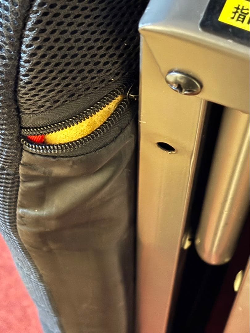 (引き取りの方歓迎　奈良市)折りたたみベッド　簡易ベッド　黒　一人暮らし