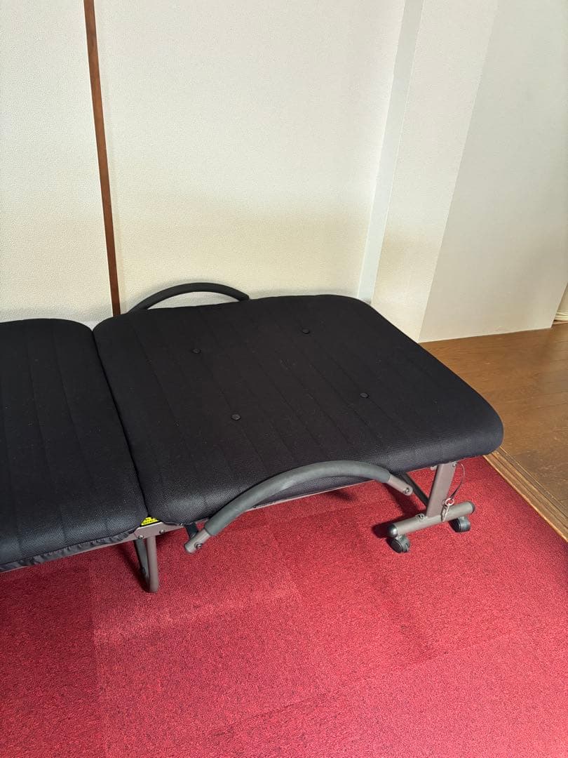 (引き取りの方歓迎　奈良市)折りたたみベッド　簡易ベッド　黒　一人暮らし