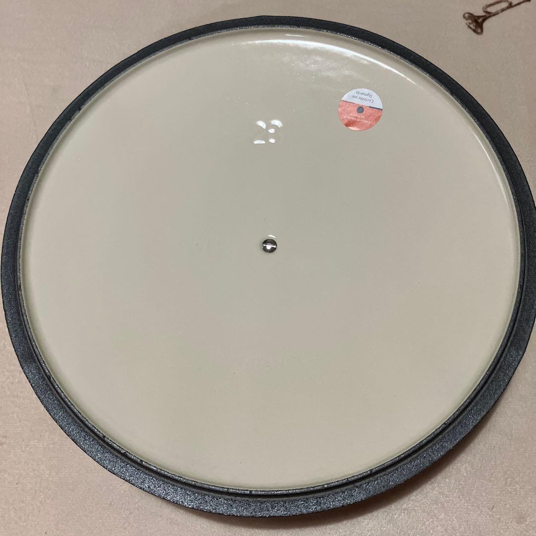 新品未使用＊ルクルーゼ／シグニチャーマルミット28cm オリーブブランチレリーフ
