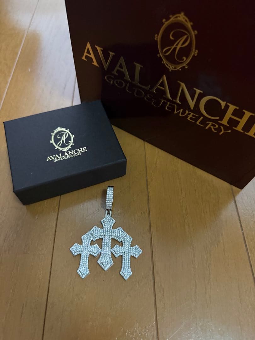 AVALANCHE クロスペンダントトップ