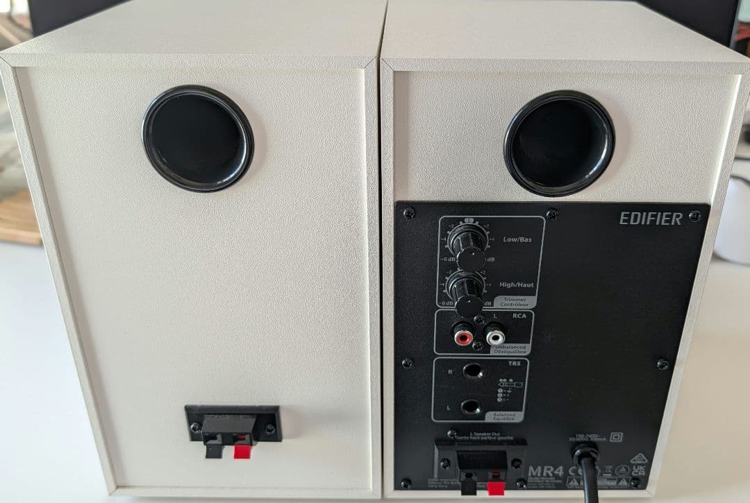 EDIFIRE MR4(ホワイト)