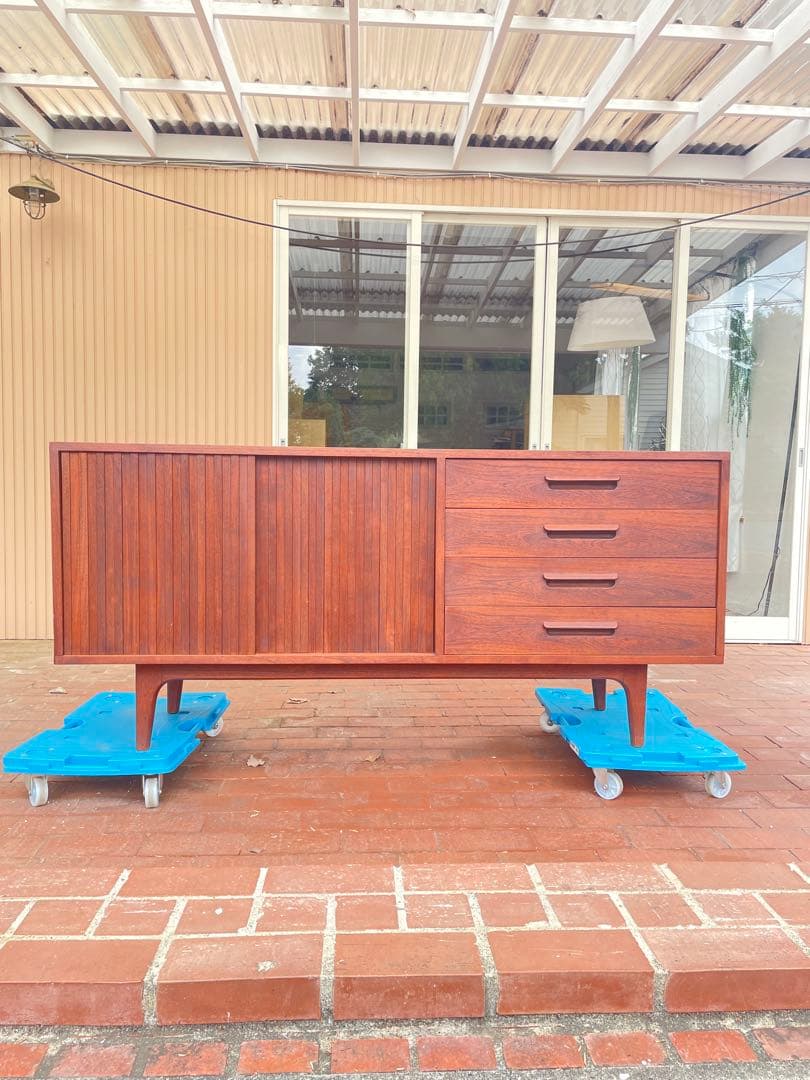 ヴィンテージ家具　北欧　サイドボード テレビ台 リビングボード　収納 チーク材