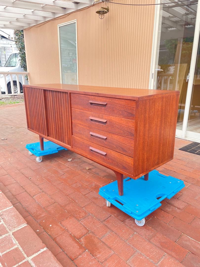 ヴィンテージ家具　北欧　サイドボード テレビ台 リビングボード　収納 チーク材