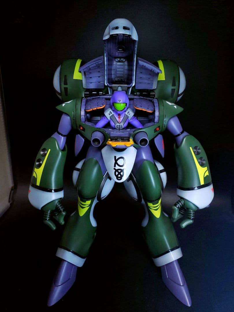 【全塗装完成品】【マクロス】ハセガワ1/72クアドラン・ロー(TV版)