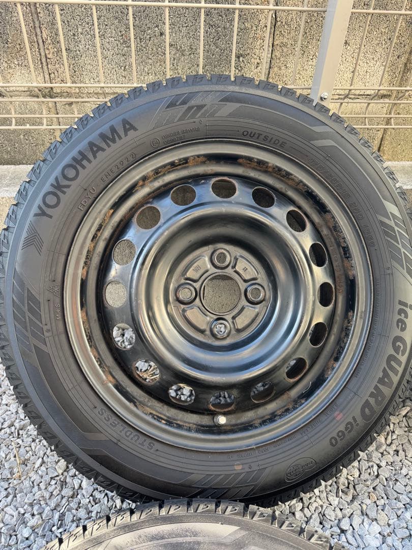 キ*2様 バリ山トヨタ15インチ鉄ホイール175/65R15スタッドレスタイヤ付