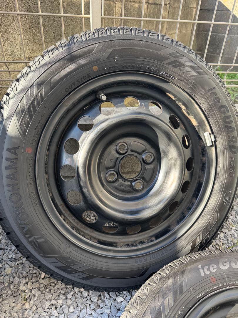 キ*2様 バリ山トヨタ15インチ鉄ホイール175/65R15スタッドレスタイヤ付