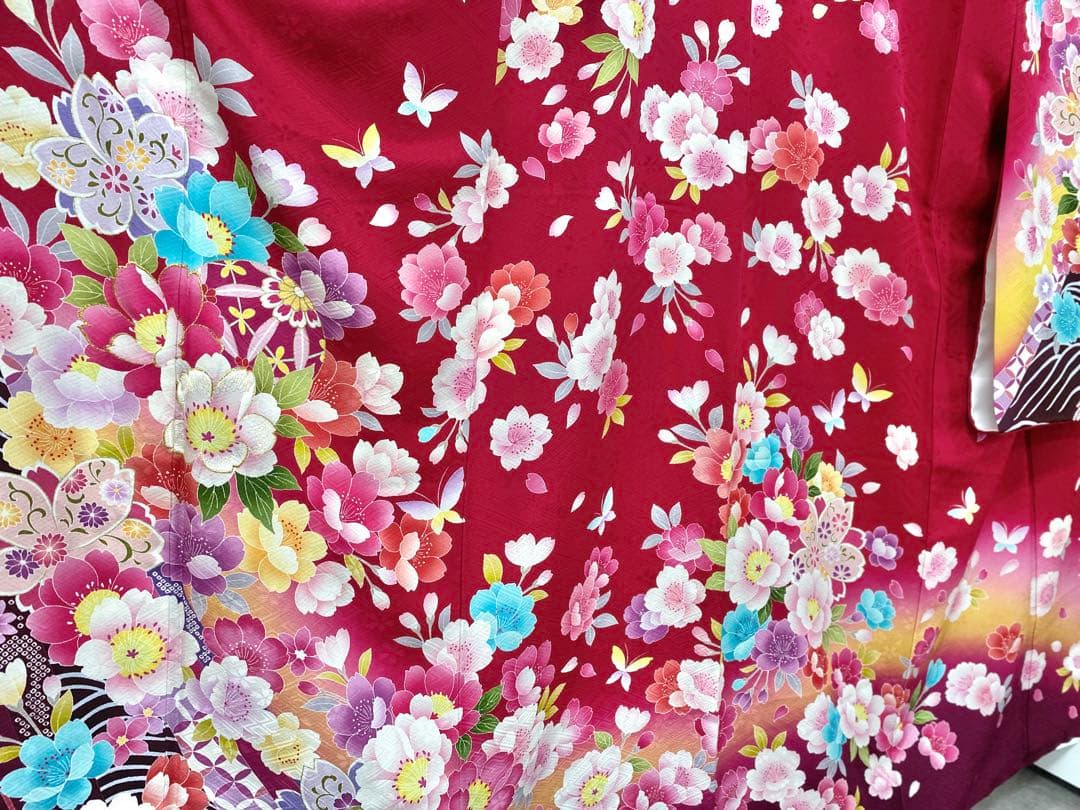 ⭐︎K0816 美品 正絹 振袖 レンタル店放出品 ガード加工 花柄 赤 9号